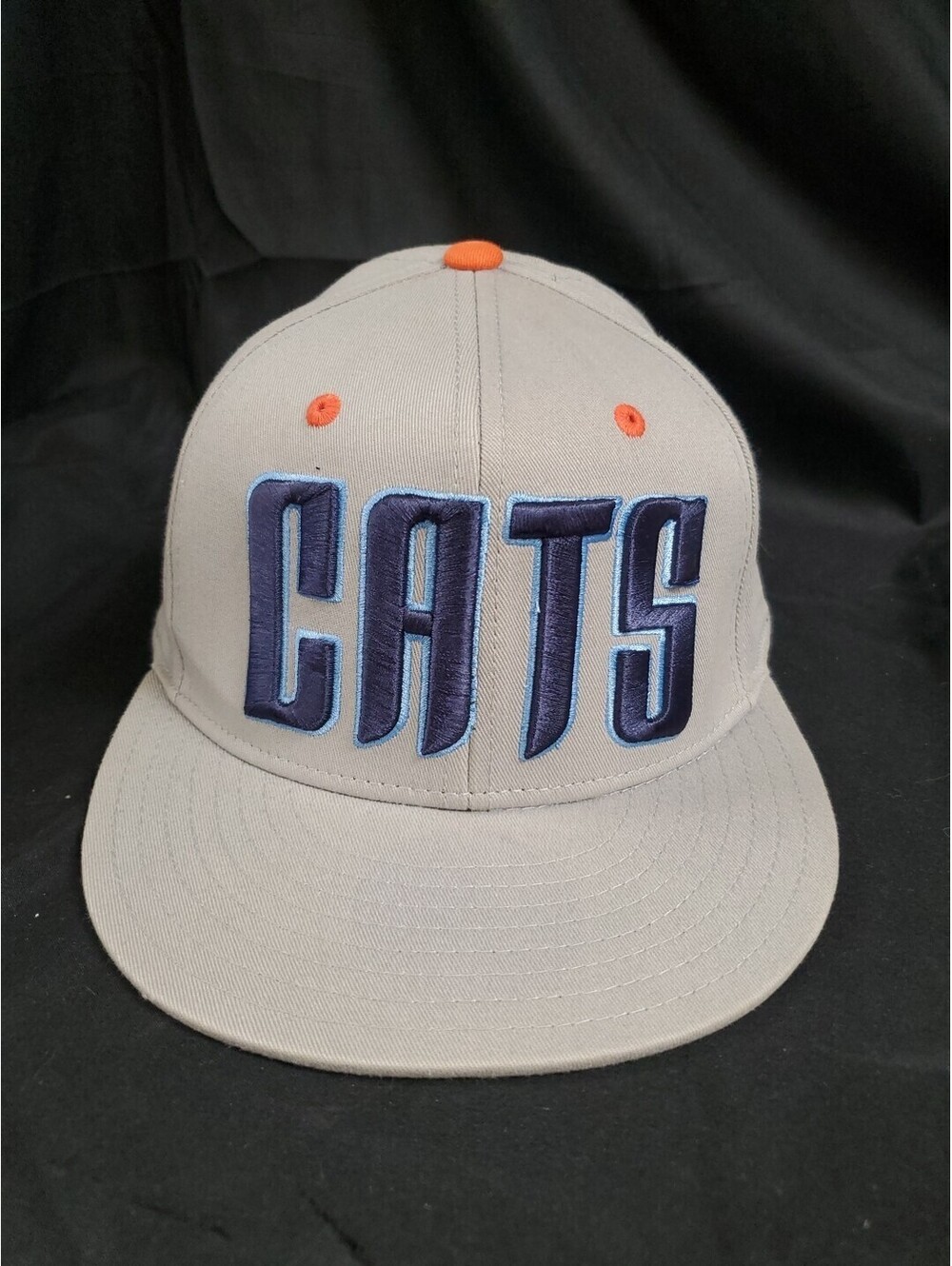 NBA Charlotte Bobcats Flat Brim Flex Adidas Hat Fitmax'70 Gray Sz. S/M EXCELLENT
